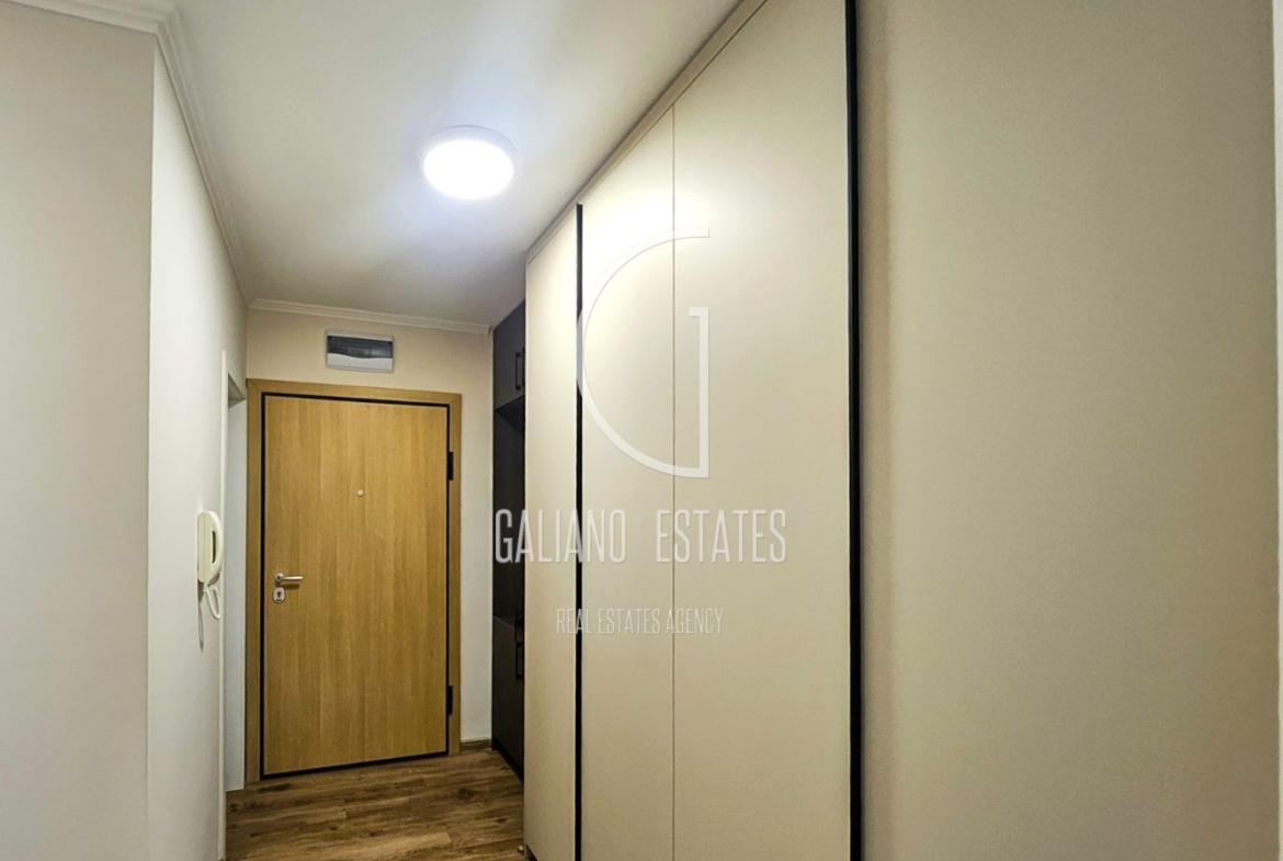 Луксозен двустаен апартамент с гараж до метростанция в ж.к. Дружба 2 - 0