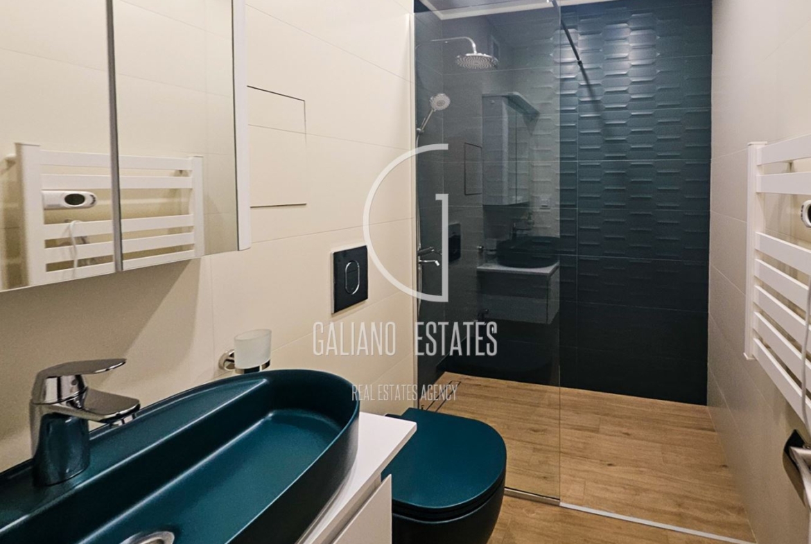 Луксозен двустаен апартамент с гараж до метростанция в ж.к. Дружба 2 - 0