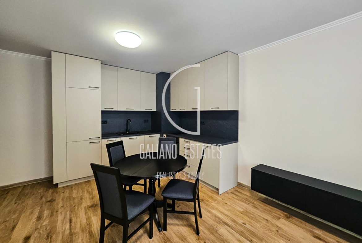 Луксозен двустаен апартамент с гараж до метростанция в ж.к. Дружба 2 - 0