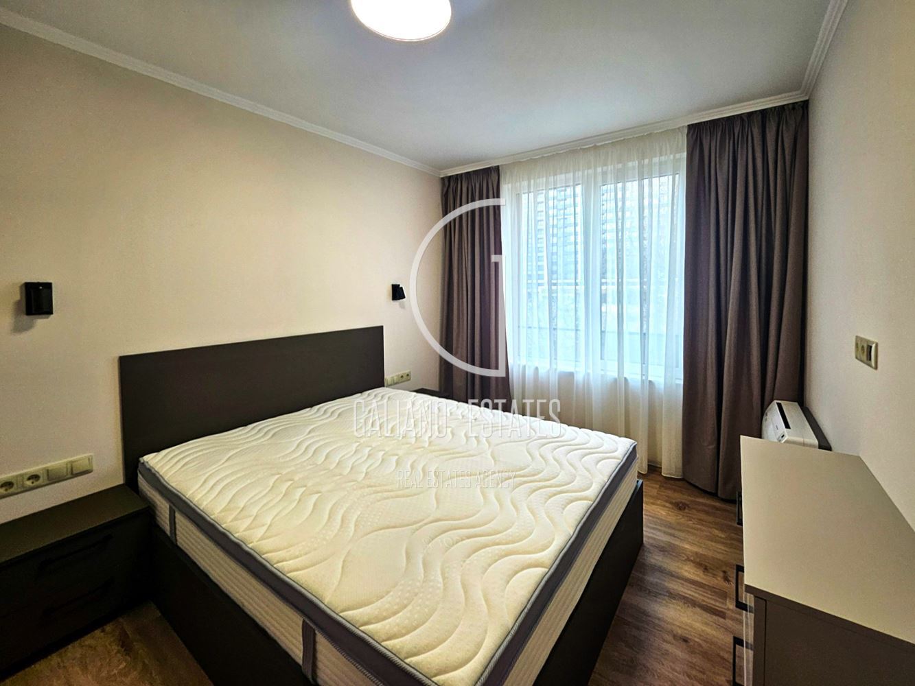 Луксозен двустаен апартамент с гараж до метростанция в ж.к. Дружба 2 - 0