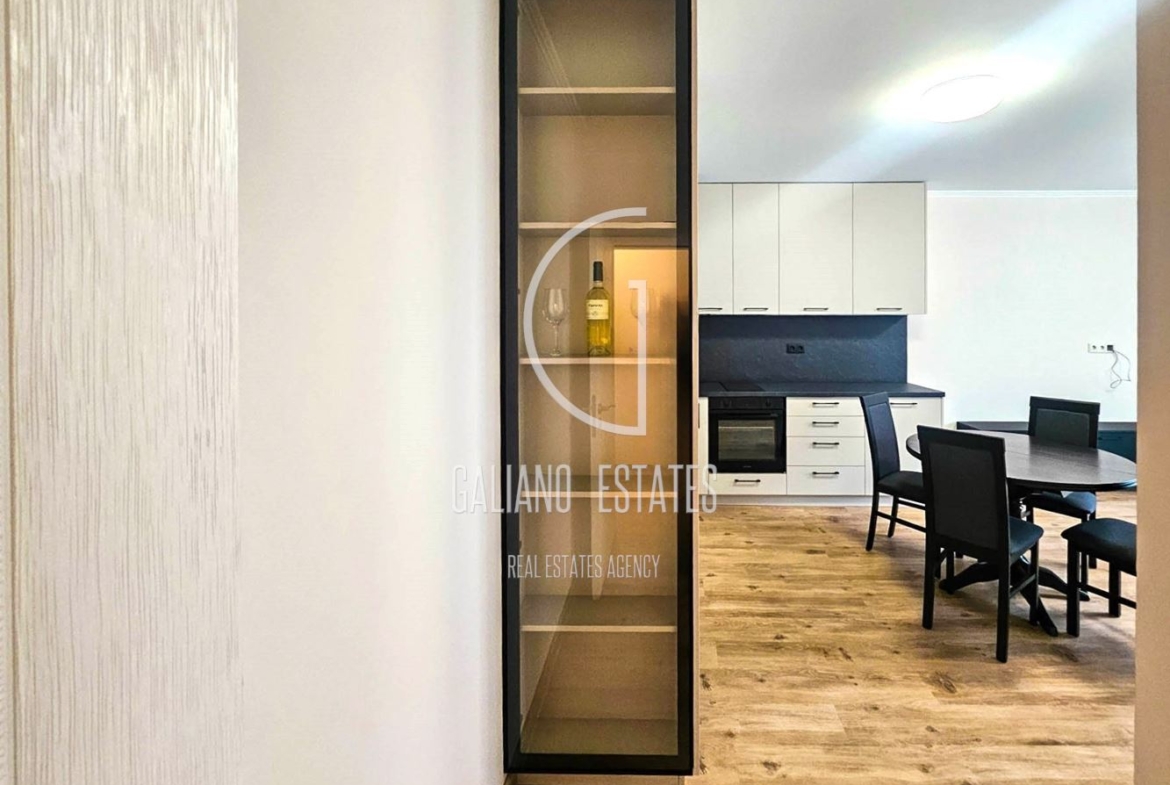 Луксозен двустаен апартамент с гараж до метростанция в ж.к. Дружба 2 - 0