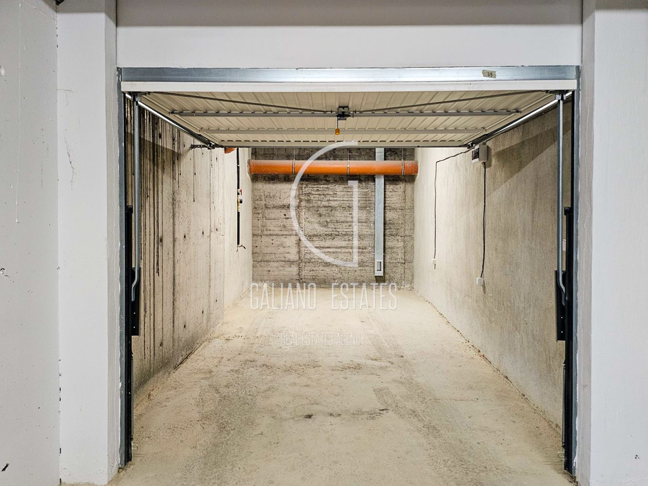 Луксозен двустаен апартамент с гараж до метростанция в ж.к. Дружба 2 - 0