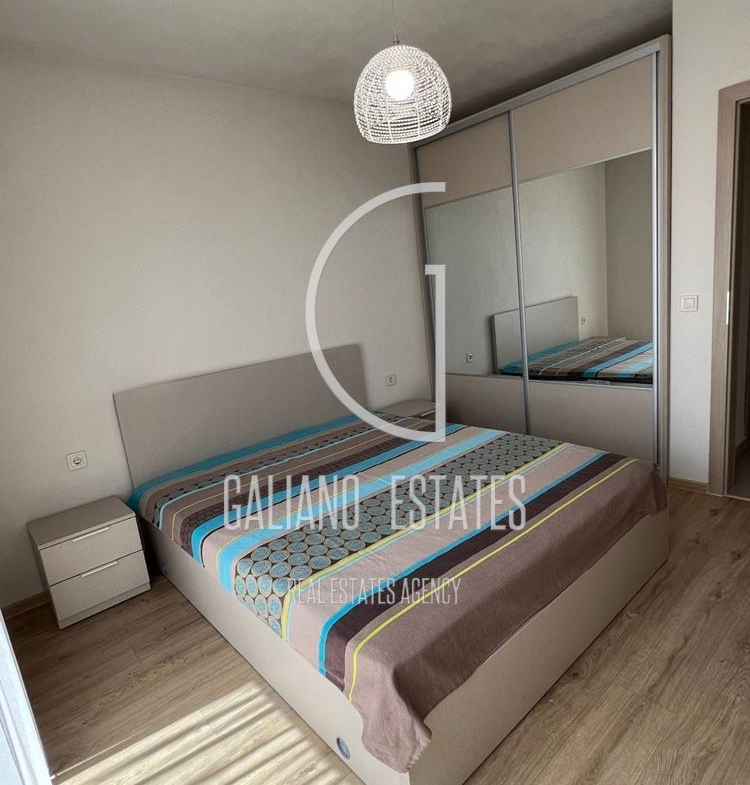 Просторен двустаен апартамент в кв. Обеля 2 - 0