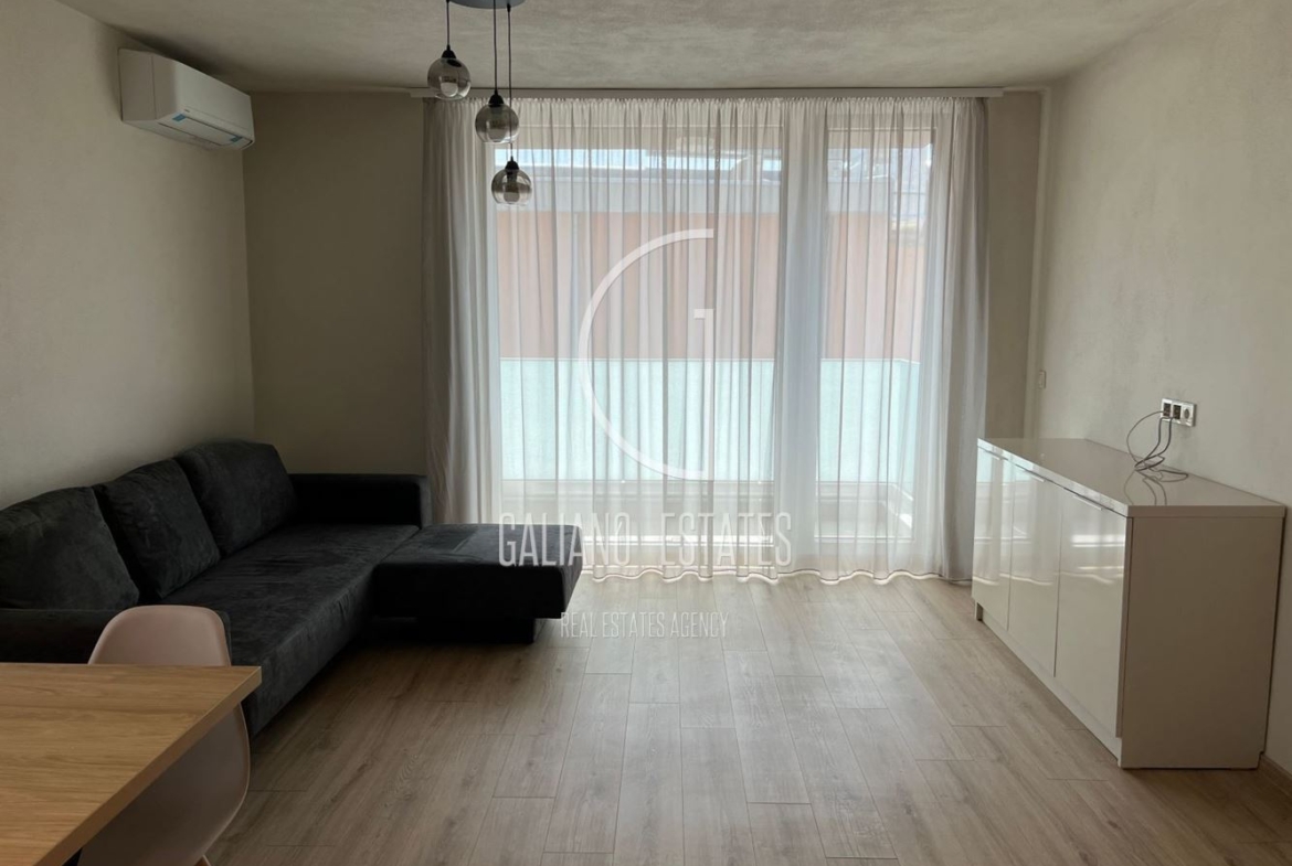 Просторен двустаен апартамент в кв. Обеля 2 - 0