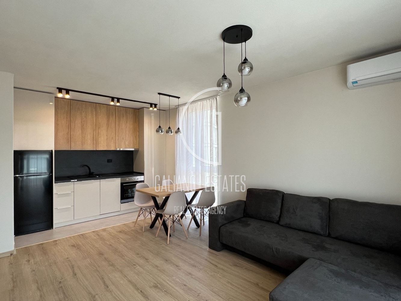 Просторен двустаен апартамент в кв. Обеля 2 - 0