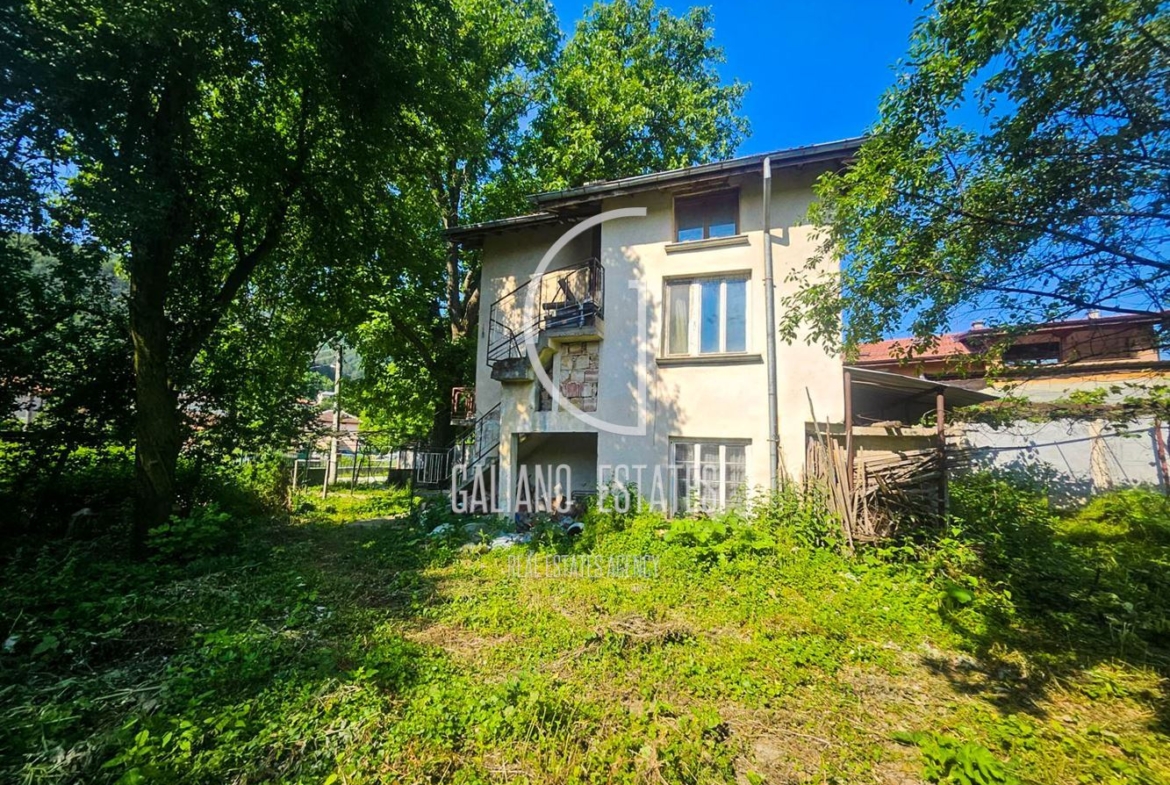 Ексклузивно! Къща с просторен двор в село Врачеш, до Ботевград - 0