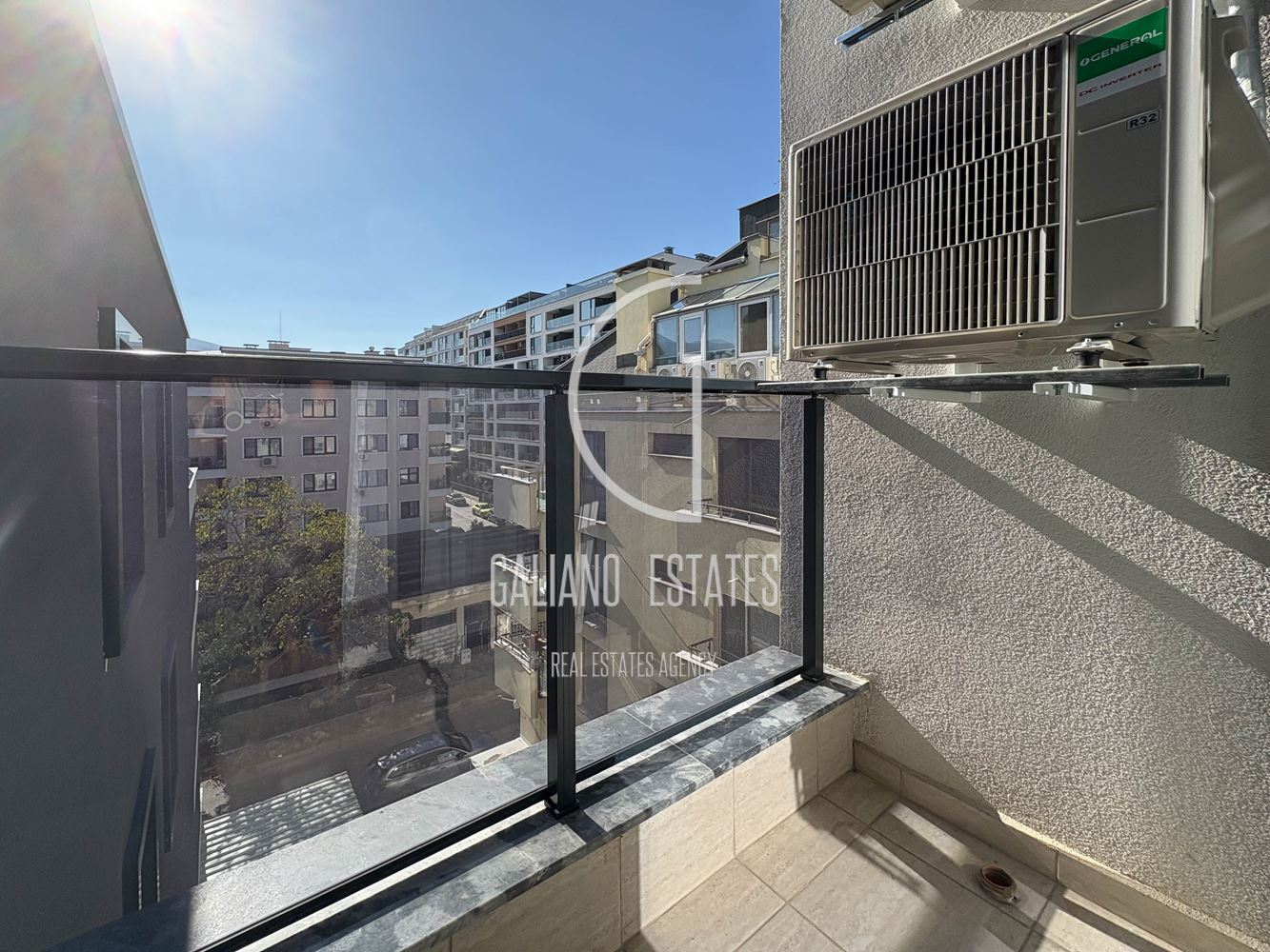 Елегантен нов апартамент в представителна сграда - 0