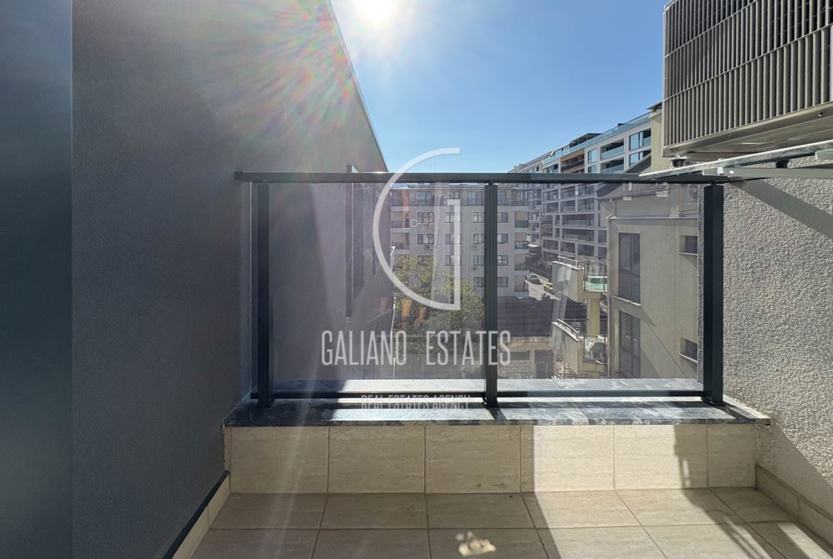 Елегантен нов апартамент в представителна сграда - 0