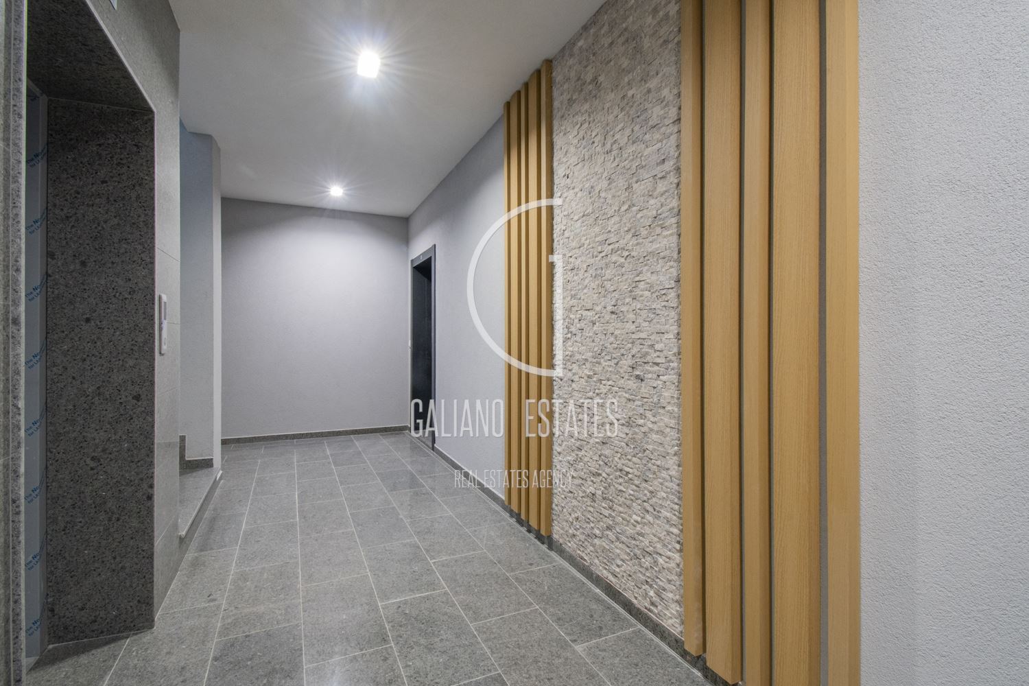 Елегантен двустаен апартамент в нова сграда - 0