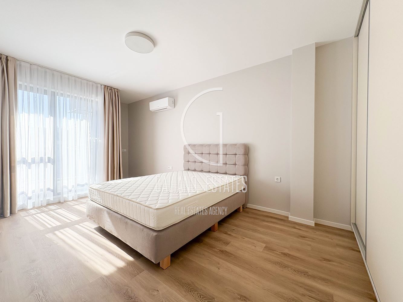 Елегантен двустаен апартамент в нова сграда - 0