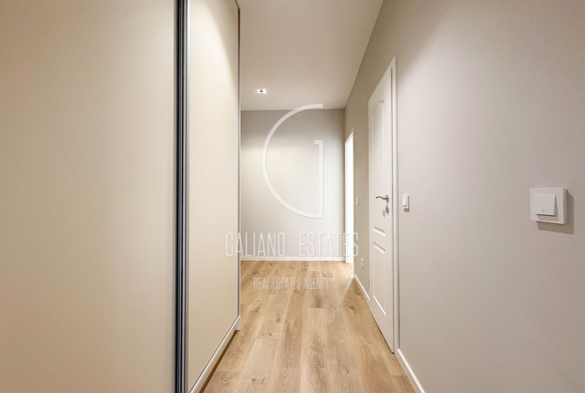 Елегантен нов апартамент в представителна сграда - 0