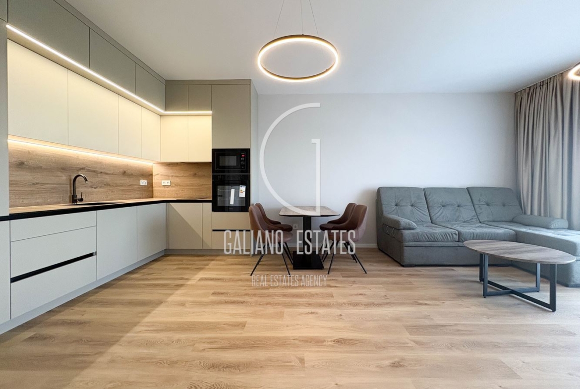 Елегантен нов апартамент в представителна сграда - 0