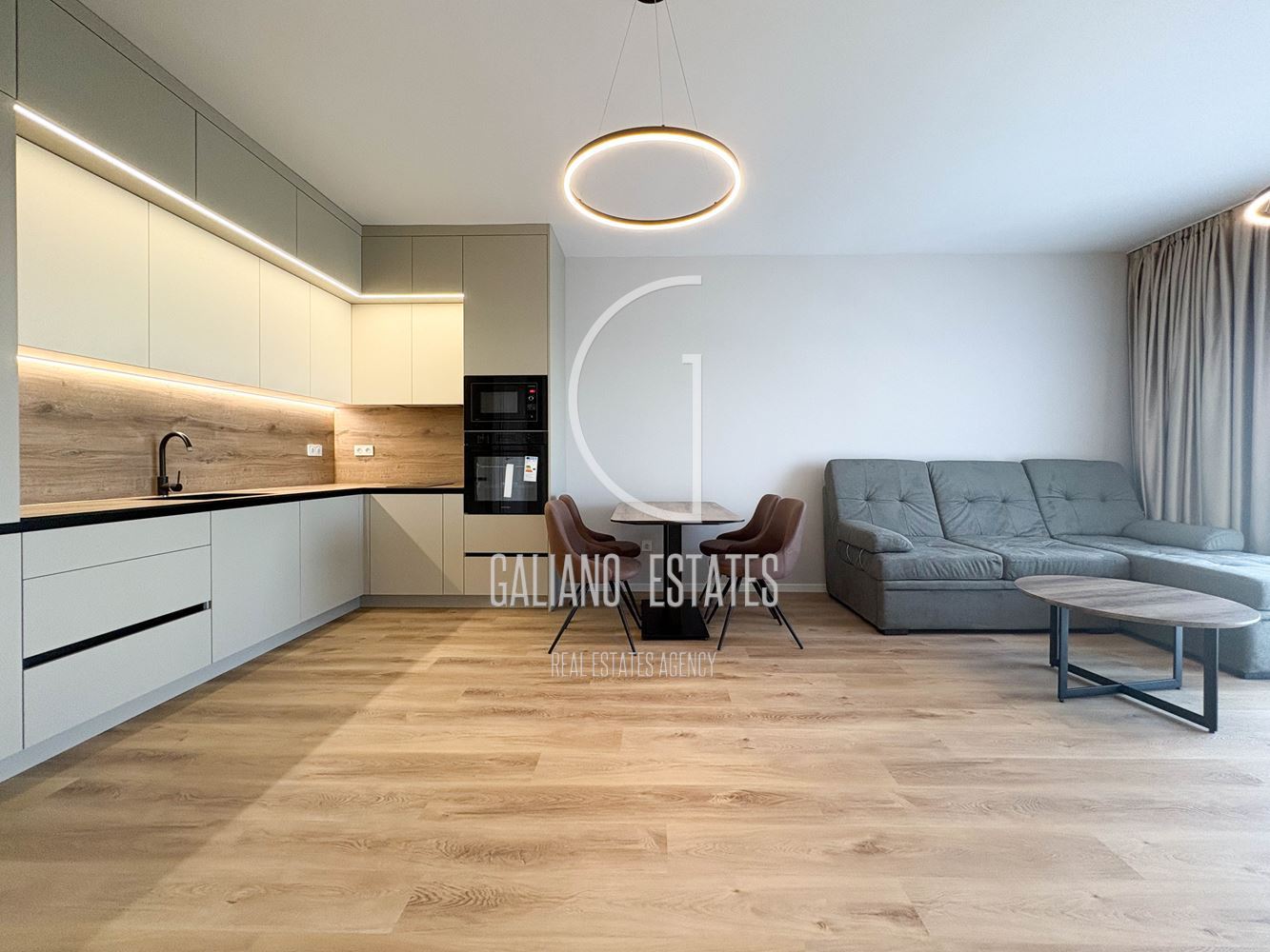 Елегантен нов апартамент в представителна сграда - 0