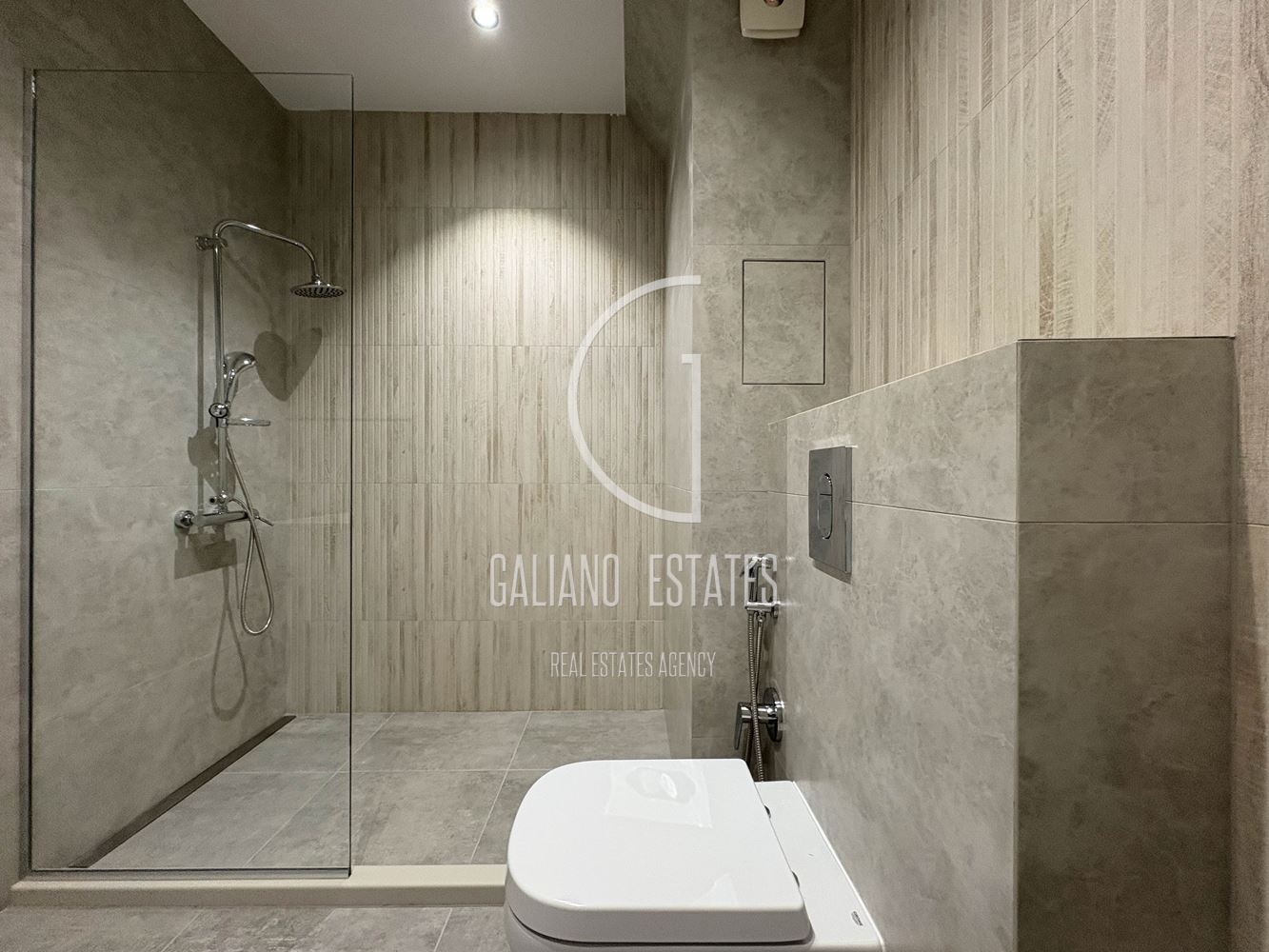 Елегантен двустаен апартамент в нова сграда - 0