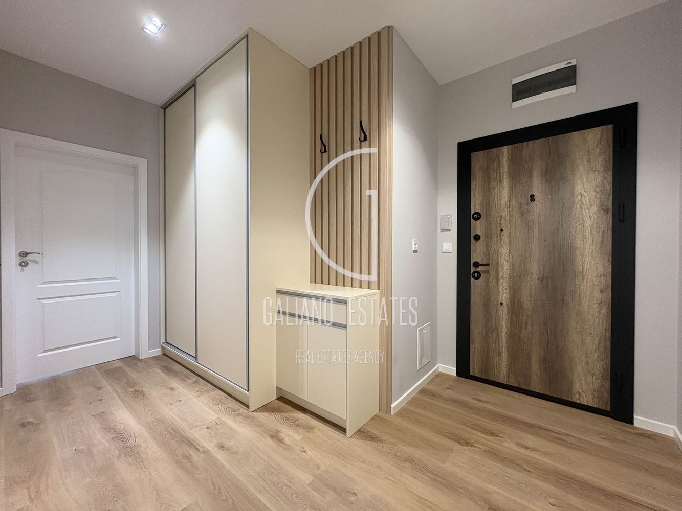 Елегантен двустаен апартамент в нова сграда - 0