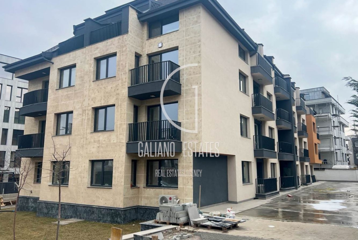 Четиристаен апартамент в кв. Кръстова вада - 0