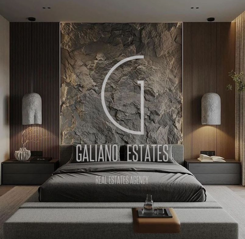 Просторен четиристаен апартамент в Център - 0