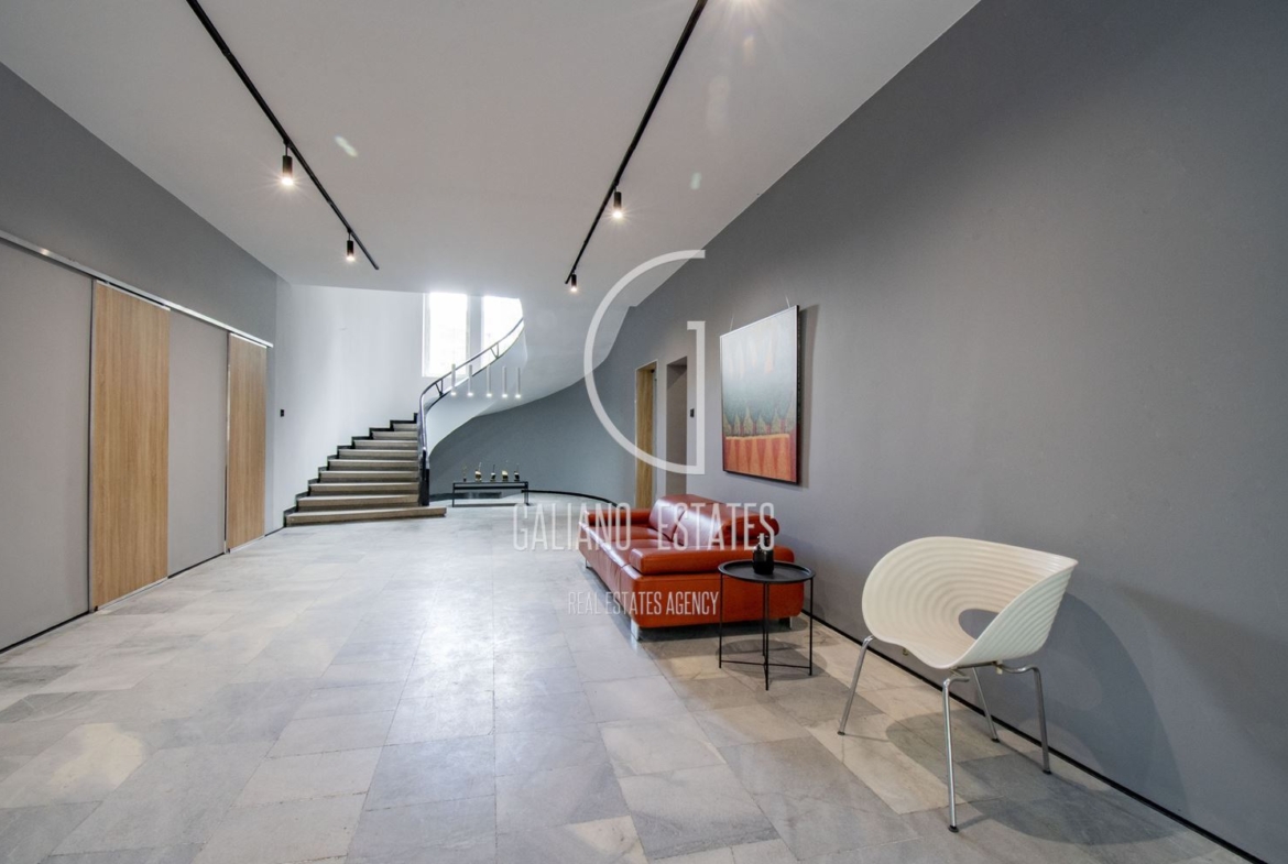 Свободни офис площи в представителна сграда в идеален център - 0