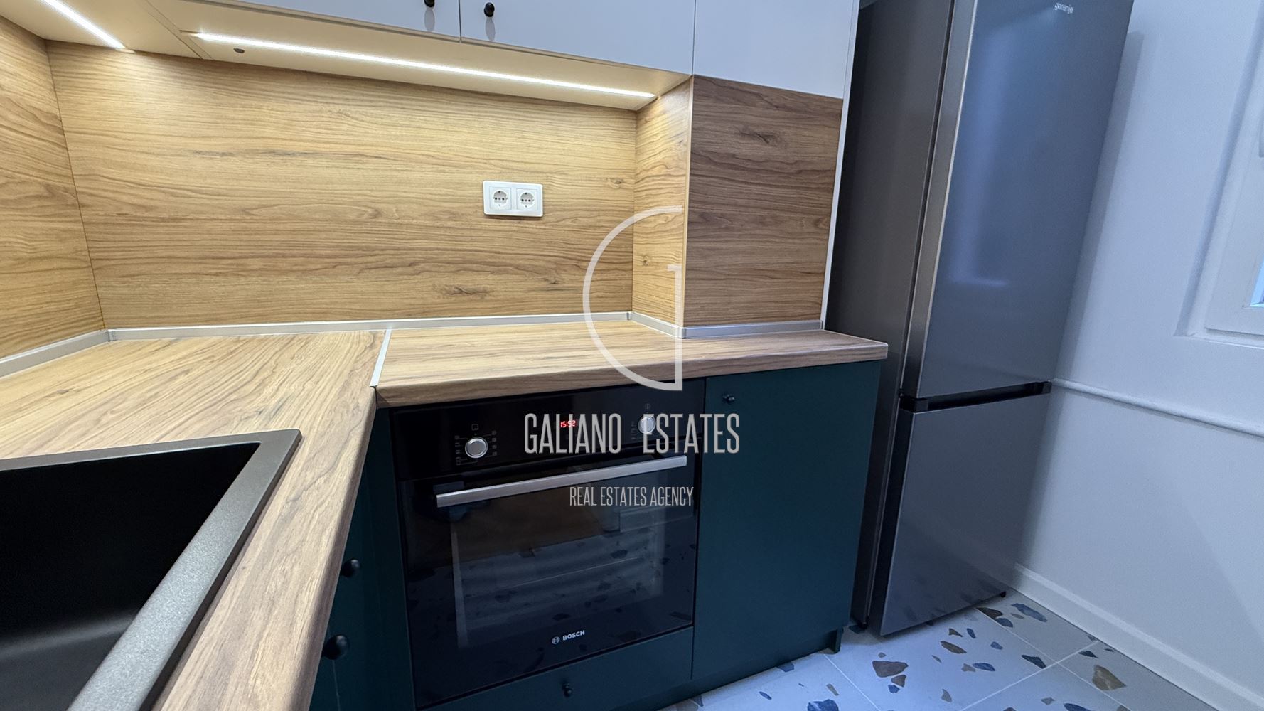 Двустаен апартамент в ТОП Център - 0