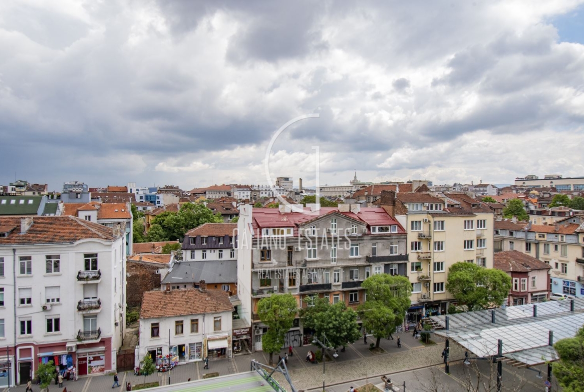 Свободни офис площи в представителна сграда в идеален център - 0