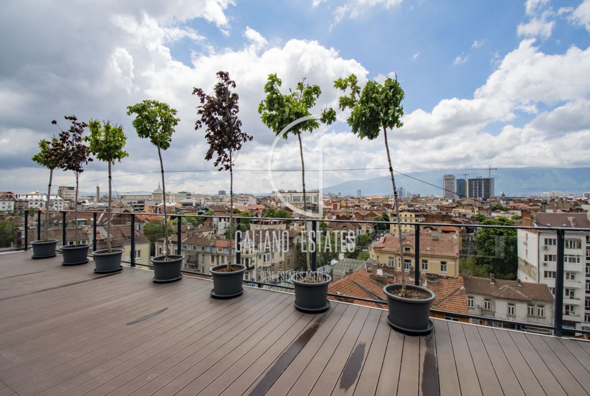 Свободни офис площи в представителна сграда в идеален център - 0