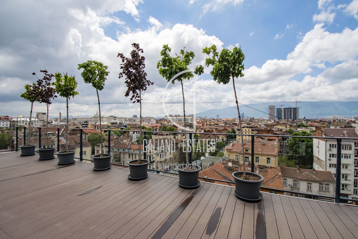 Свободни офис площи в представителна сграда в идеален център - 0