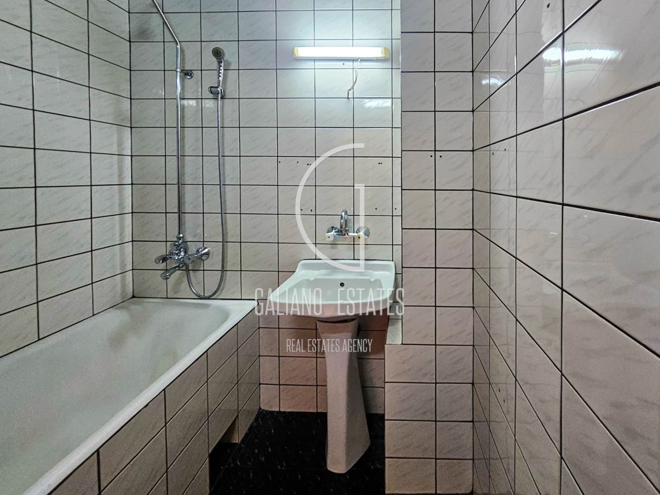 Spacious three-room apartment in Gotse Delchev residential area, near South Park-0 Просторен тристаен апартамент в ж.к. Гоце Делчев, до Южен парк - 0