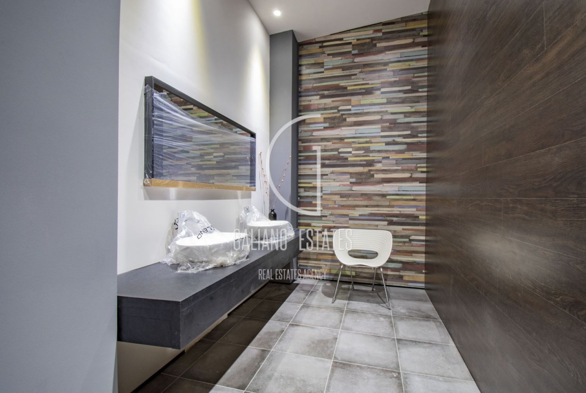 Свободни офис площи в представителна сграда в идеален център - 0