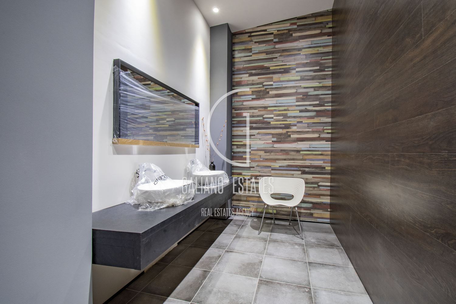 Свободни офис площи в представителна сграда в идеален център - 0