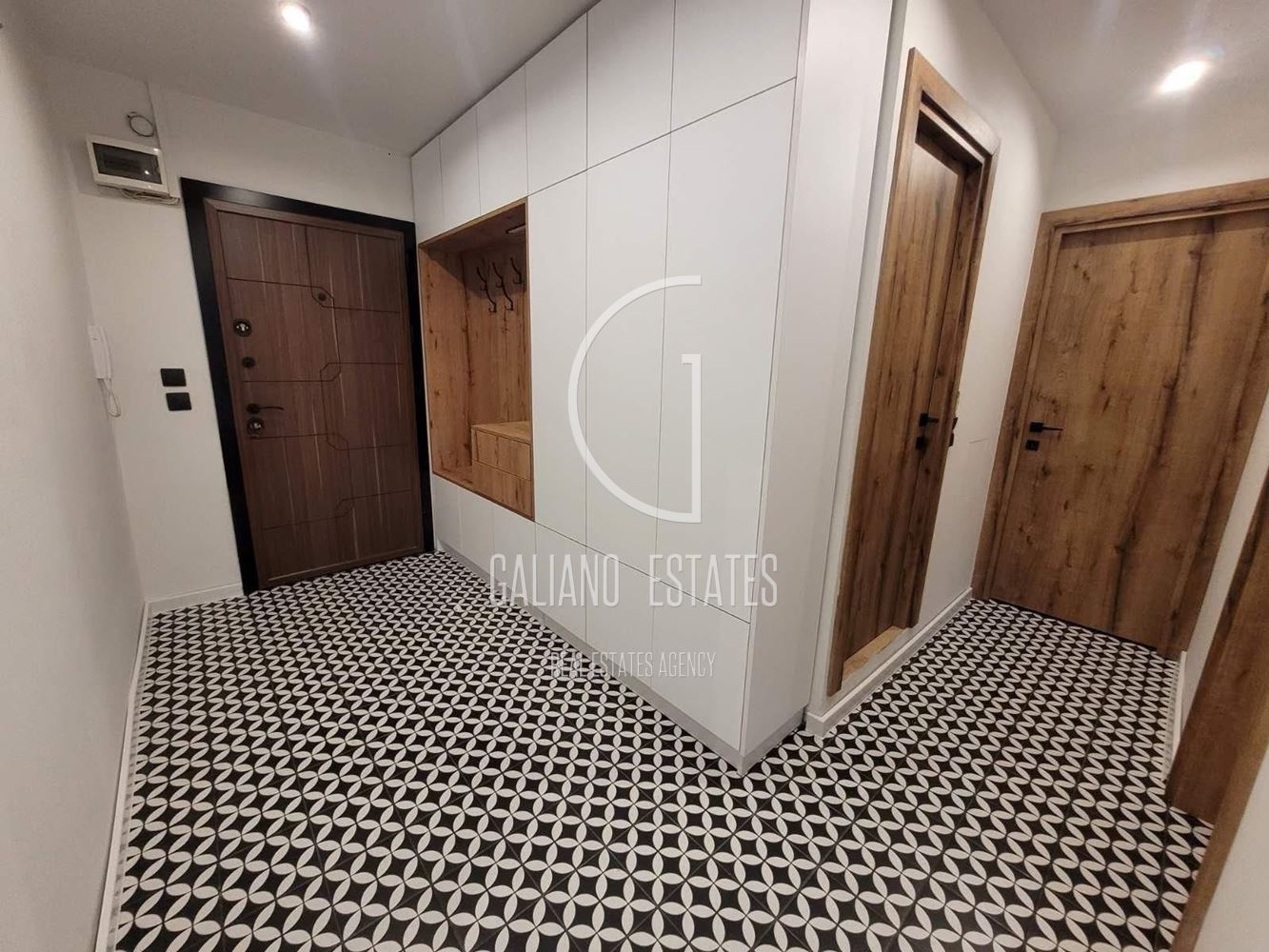 Тристаен апартамент в кв. Обеля 1 - 0