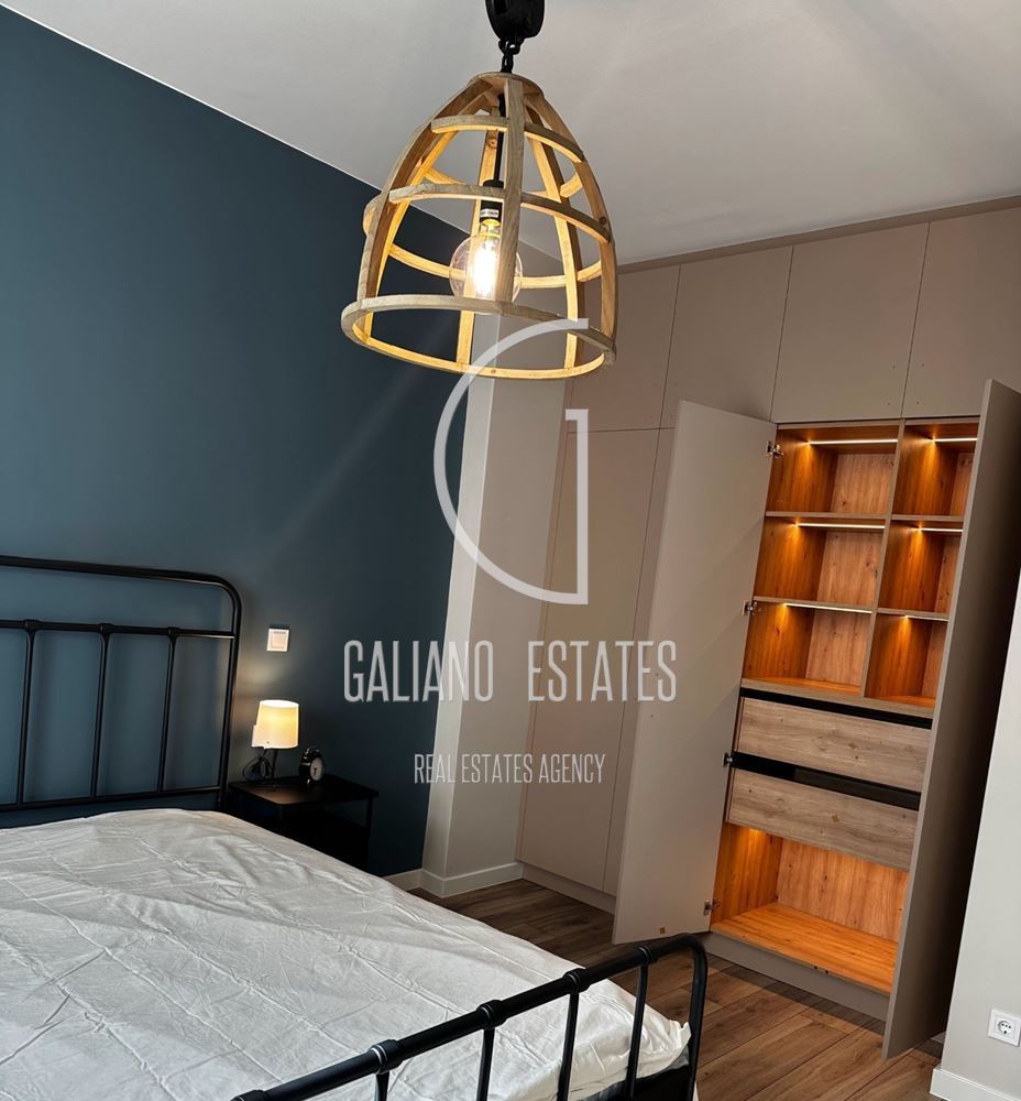 Светъл тристаен апартамент в Център - 0