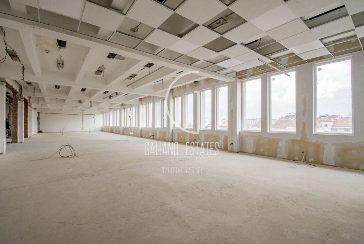 Свободни офис площи в представителна сграда в идеален център - 0