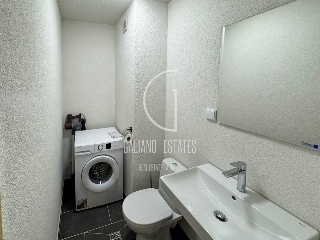 Нов тристаен апартамент в кв. Зона Б-5-3 - 0