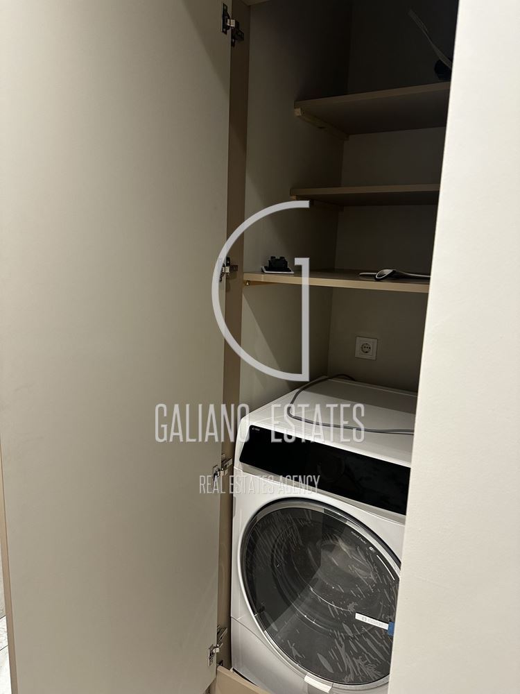 Светъл тристаен апартамент в Център - 0