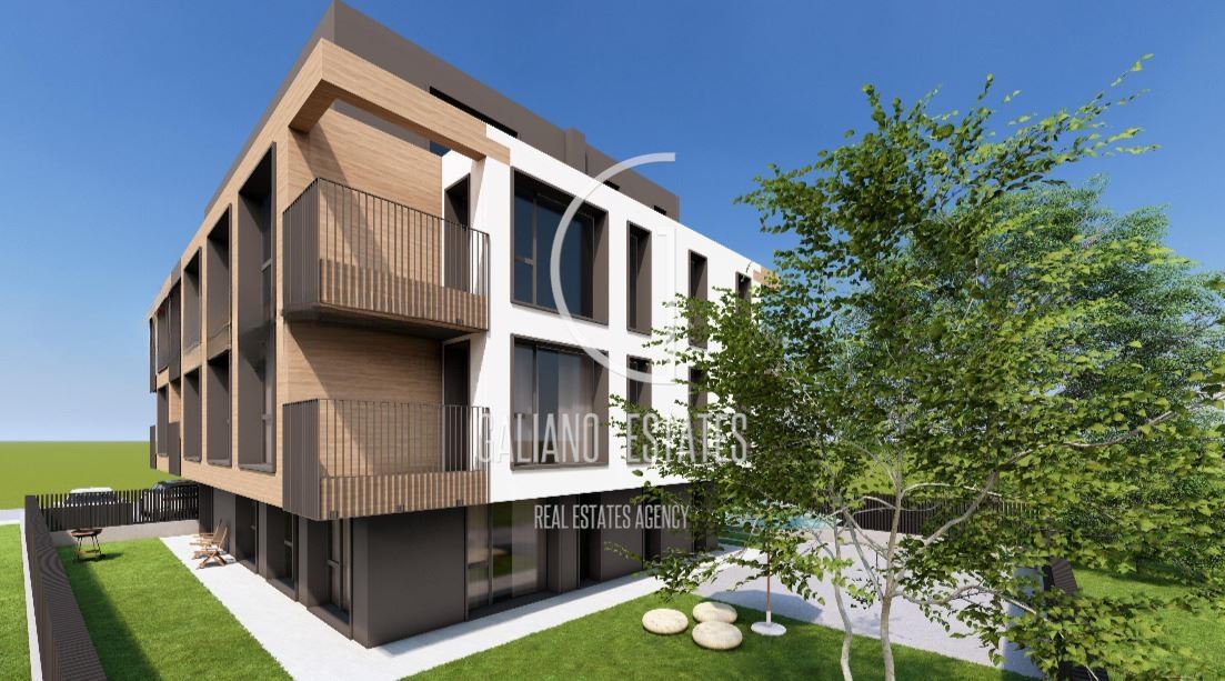 Двустаен апартамент с двор в кв. Обеля - 0