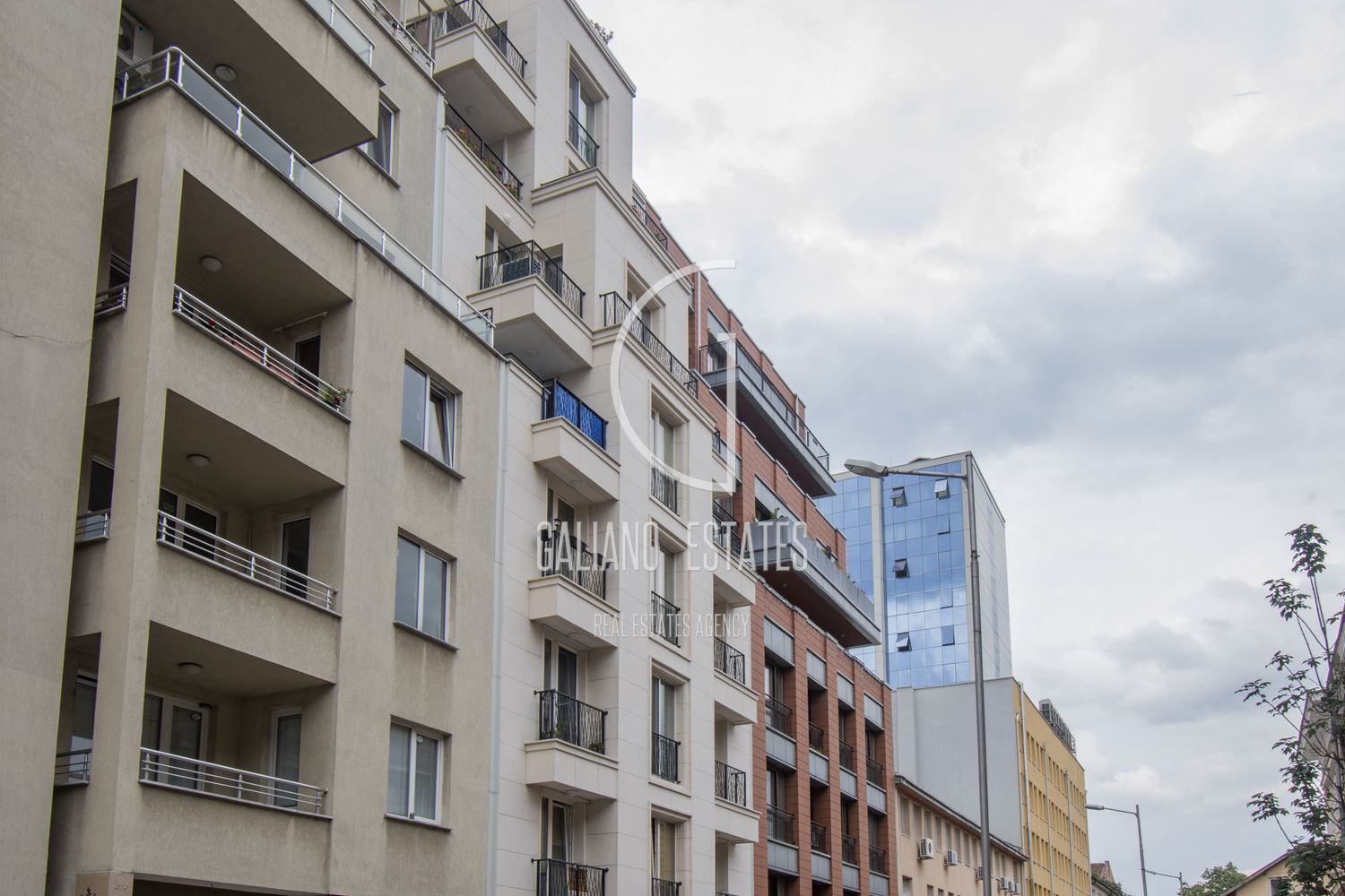 Подземно паркомясто до Операта-0 Подземно паркомясто до Операта - 0