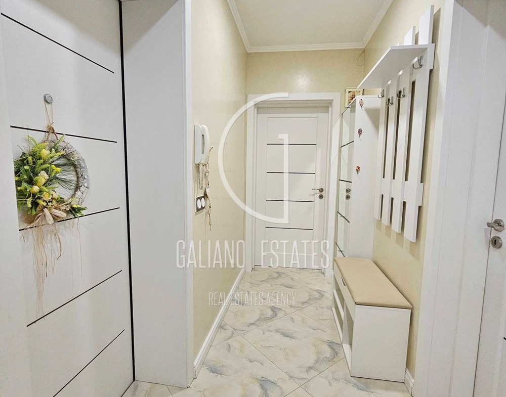 Уникален тристаен апартамент в кв. Изток - 0