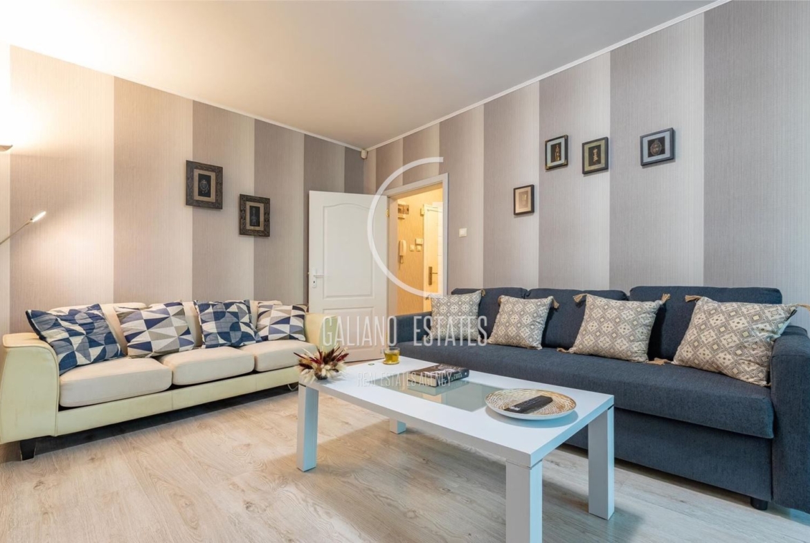 Уютен тристаен в идеален Център - 0