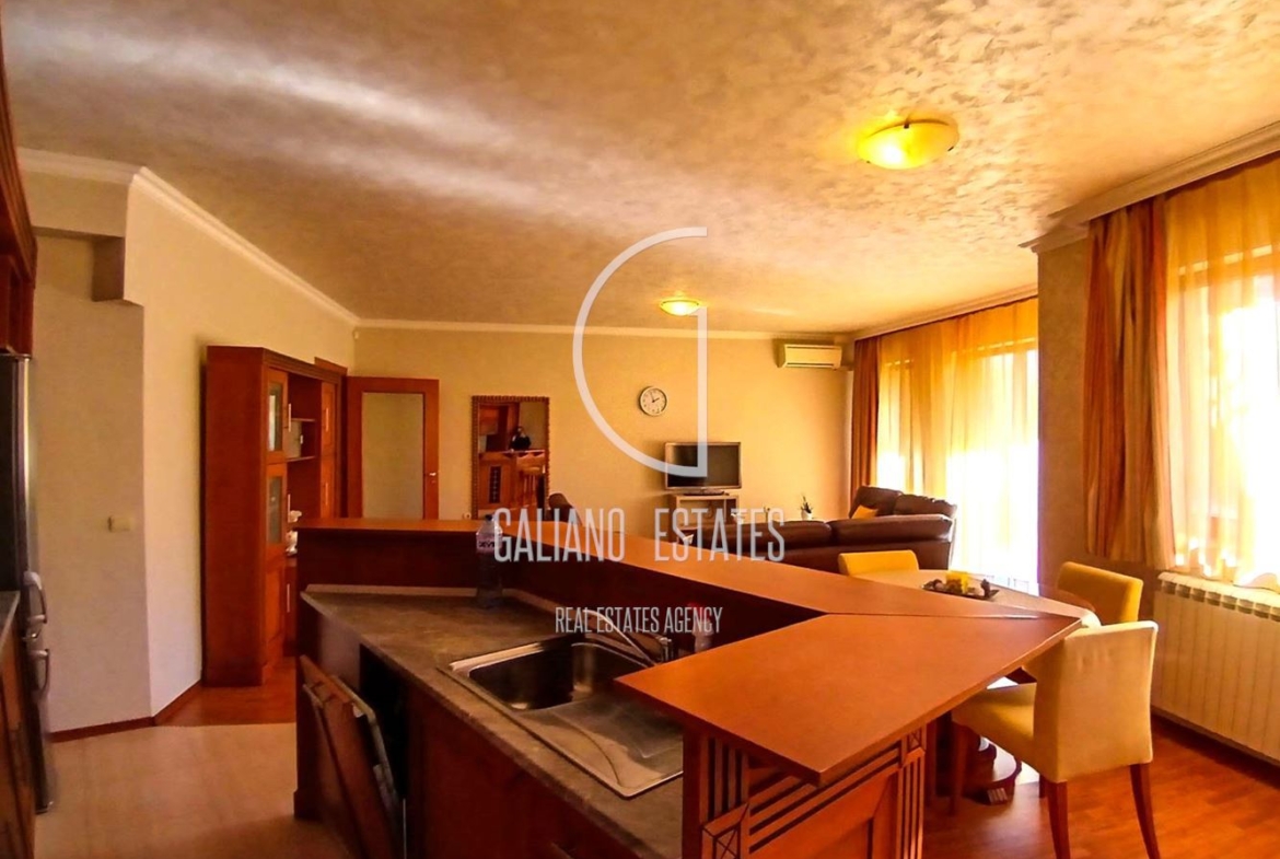 Просторен тристаен апартамент с гараж в кв. Витоша - 0