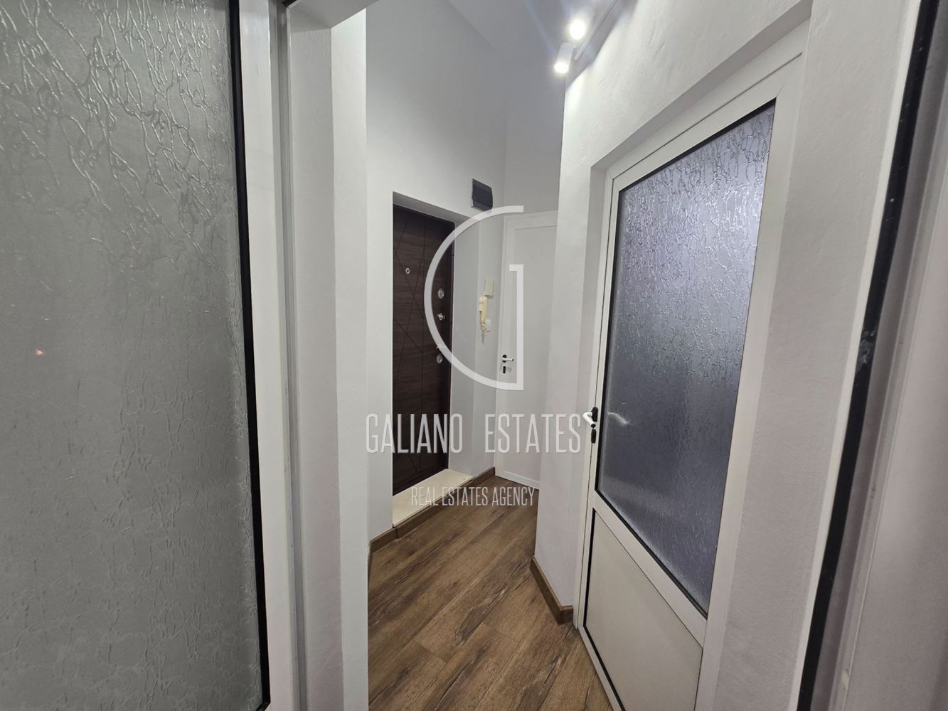 Офисно пространство в Център-0 Офисно пространство в Център - 0