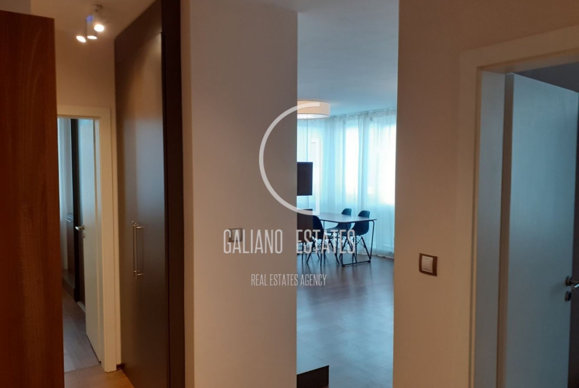 Уютен тристаен апартамент до УНСС - 0