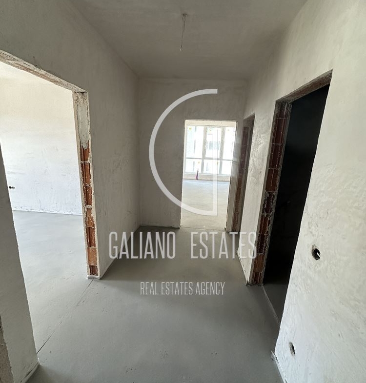 Просторен и слънчев тристаен апартмент в кв. Малинова долина - 0