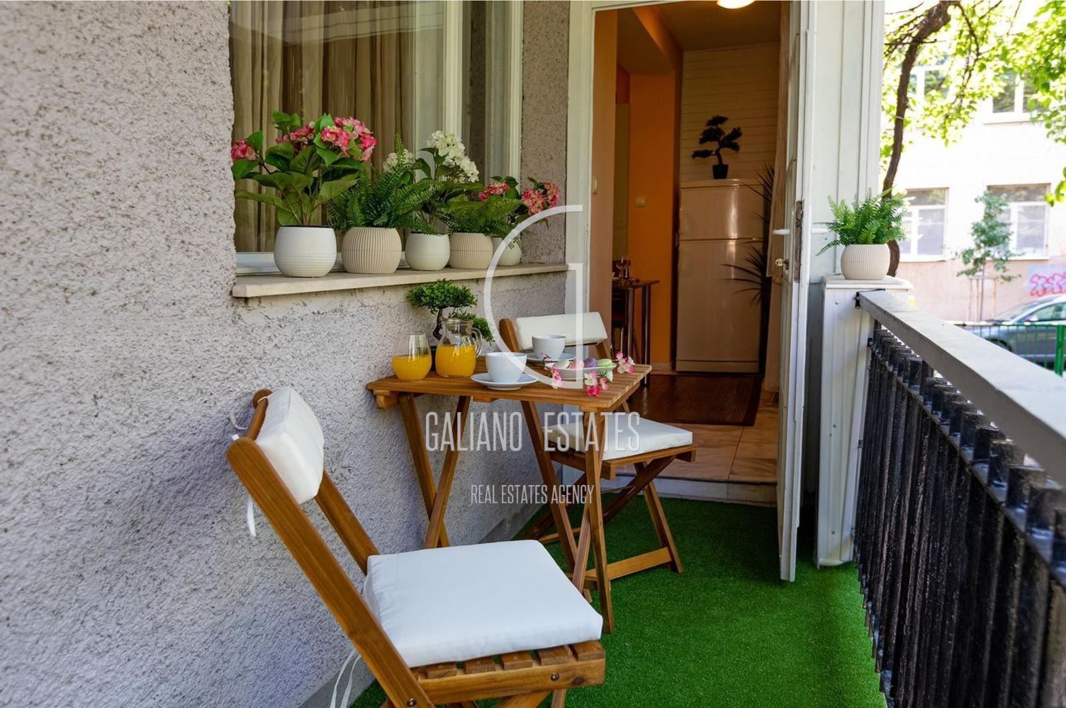 Уютен тристаен в идеален Център - 0