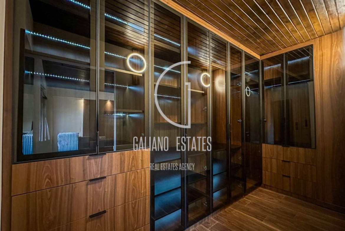 Четиристаен апартамент в кв. Изток - 0