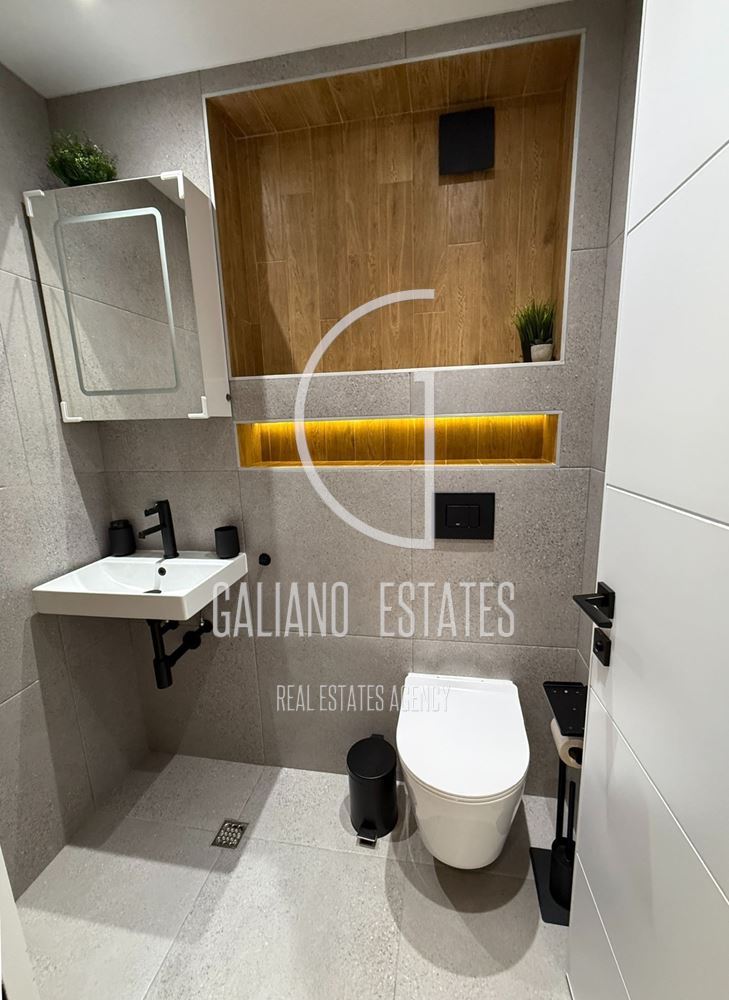 Луксозен четиристаен апартамент в Център - 0