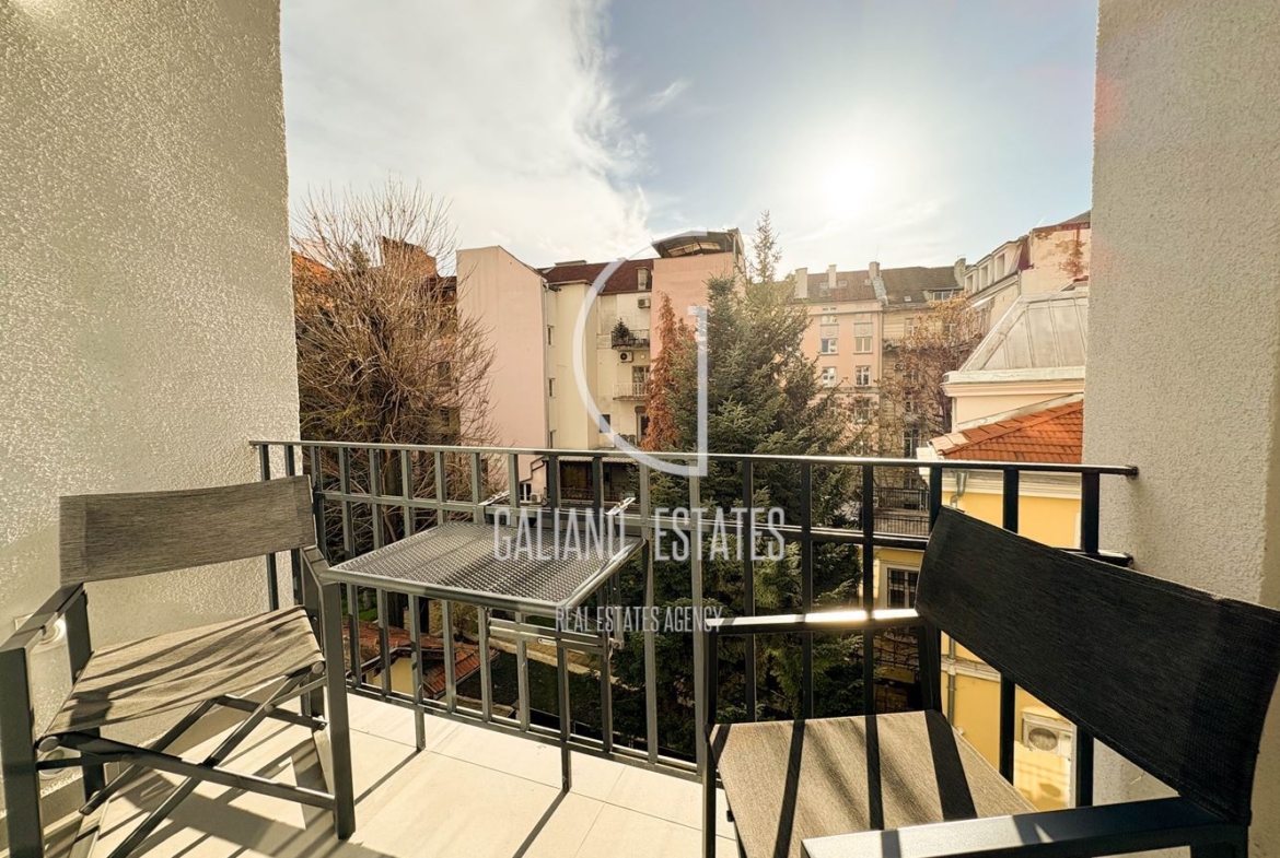 Стилен апартамент в сърцето на София - 0