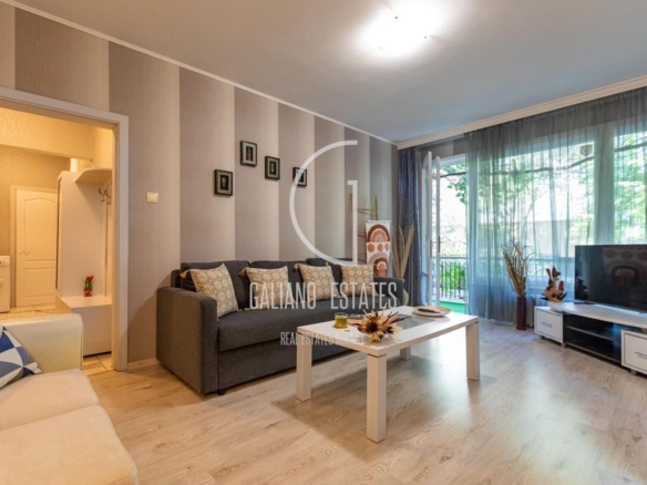 Уютен тристаен в идеален Център - 0