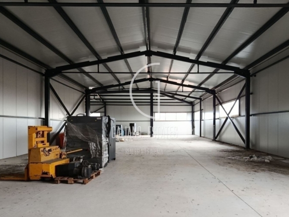 Функционален индустриален имот с офисна част и двор – Божурище - 0