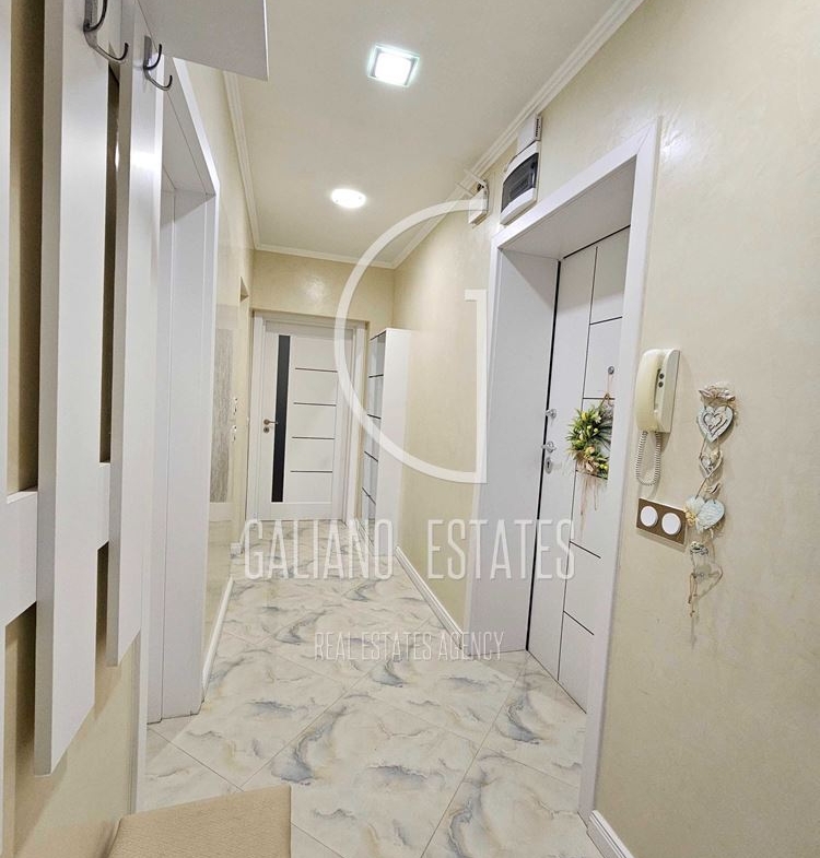 Уникален тристаен апартамент в кв. Изток - 0