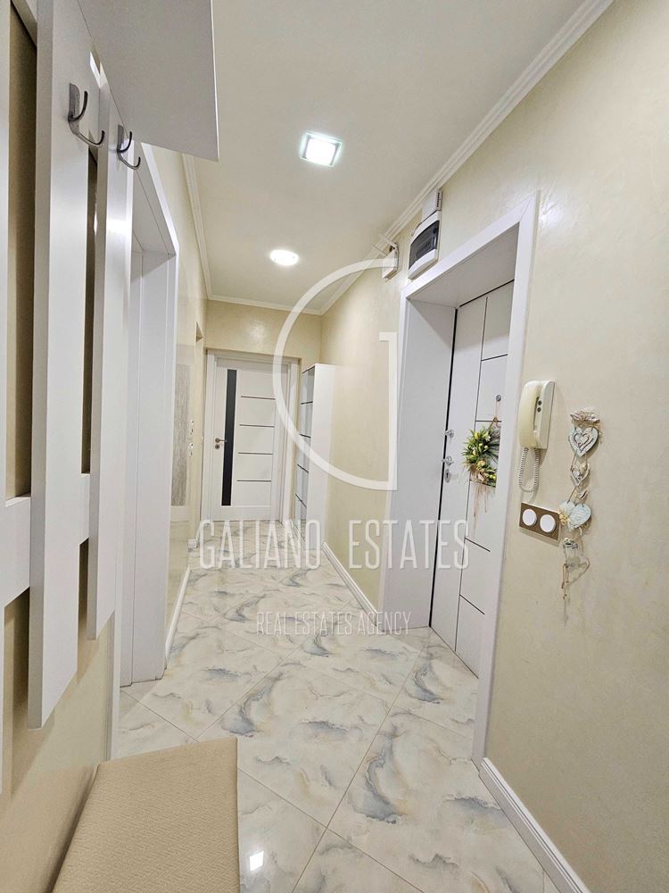 Уникален тристаен апартамент в кв. Изток - 0